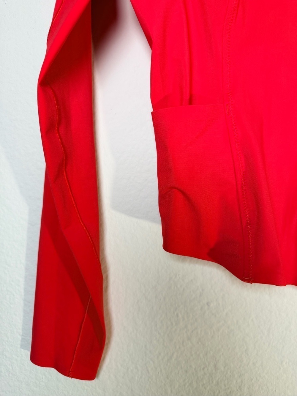 Vuori LS Crush Rashguard Bright Red NWT Mock Neck UPF Top Small - Picture 6 of 10